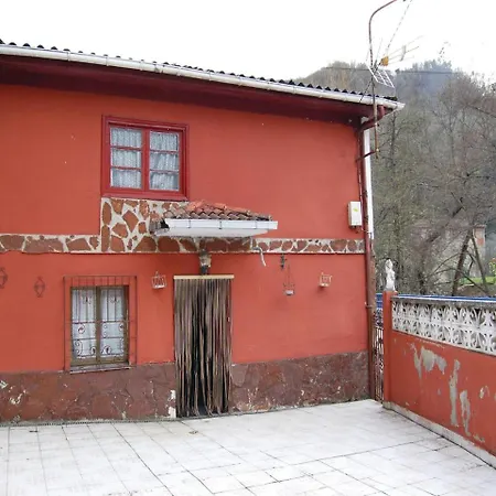 Four-bedroom Holiday In Сasa de vacaciones Puente de los Fierros