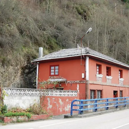 Сasa de vacaciones Four-bedroom Holiday In
